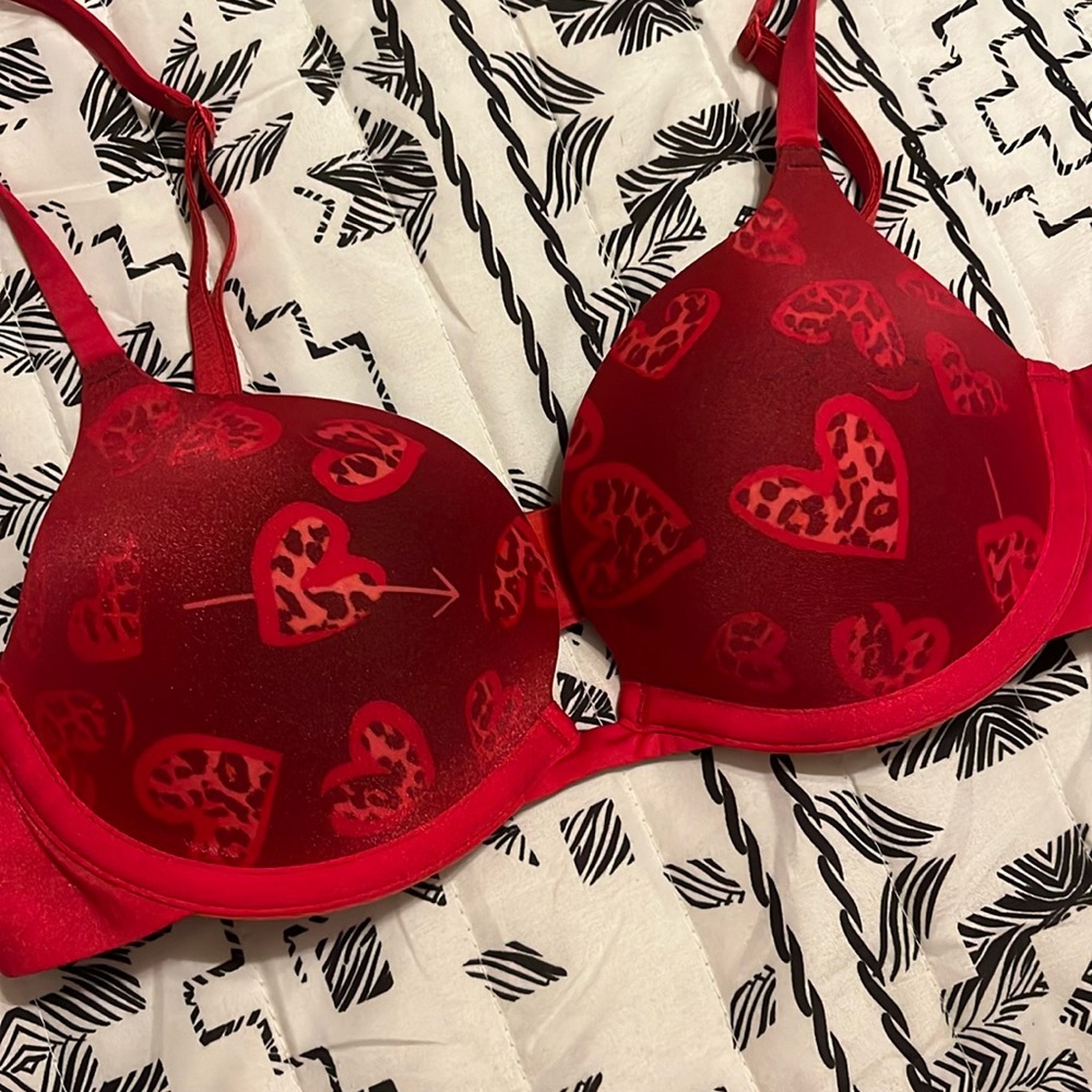 Wonderbra PushUp Bra Size 34B in Red Leopard Hearts